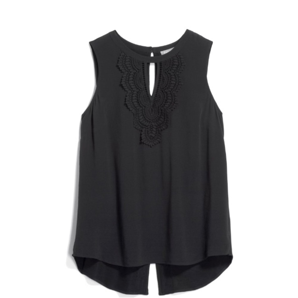 Crochet top - no sleeves - never worn
